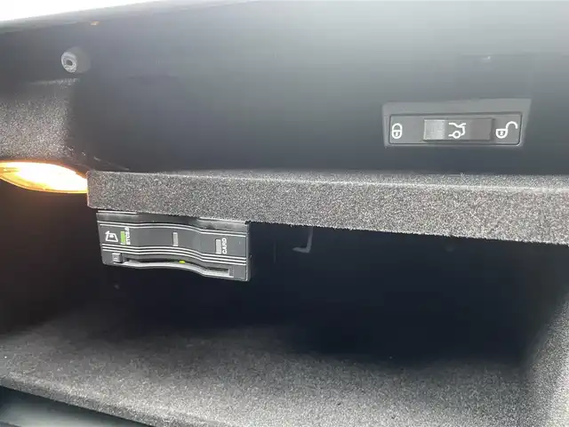 メルセデス・ベンツ Ｃ２２０ｄ ローレウスED スポーツプラスPKG 栃木県 2020(令2)年 1.3万km ダイヤモンドホワイト ヘッドアップディスプレイ/レーダーセーフティパッケージ/ナビ/フルセグTV/バックカメラ/ETC/パークトロニック /レーンキープアシスト/ブラインドスポット /エアサスペンション/ワイヤレスチャージ /アンビエントライト /キーレスゴー/ACC/パーキングアシスト/パワーシート /シートヒーター /ARTICOレザー/パワートランクリッド/マルチビームLEDヘッドライト/オートライト/ディスプレイメーター/ドアバイザー