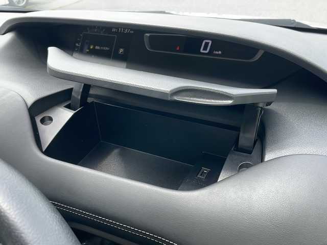 日産 セレナ G 岩手県 2016(平28)年 8.6万km ブリリアントシルバー 純正SDナビ/AM/FM/CD/DVD/Bluetooth/フルセグTV/フバックカメラ/ビルトインETC/両側パワースライドドア/クルーズコントロール/衝突被害軽減ブレーキ/横滑り防止装置/アイドリングストップ/オートライト/LEDヘッドライト/フォグランプ/スマートキー/プッシュスタート/電動格納ミラー/純正15インチAW/純正フロアマット/ドアバイザー/保証書/取扱説明書