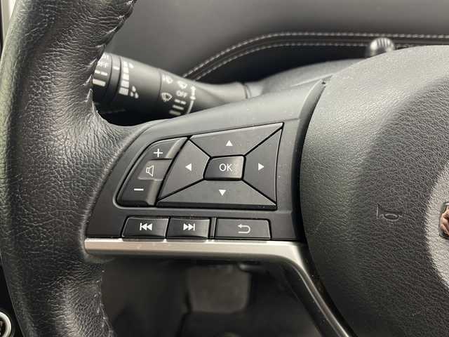 日産 セレナ G 秋田県 2016(平28)年 8.6万km ブリリアントシルバー 4WD/純正SDナビ/フルセグTV/AM/FM/CD/DVD/Bluetooth/両側パワースライドドア/バックカメラ/衝突被害軽減ブレーキ/クルーズコントロール/デジタルインナーミラー/横滑り防止装置/アイドリングストップ/ビルトインETC/LEDヘッドライト/フォグランプ/オートライト/スマートキー/プッシュスタート/電動格納ミラー/純正15インチアルミホイール/純正フロアマット/ドアバイザー/保証書/取扱説明書