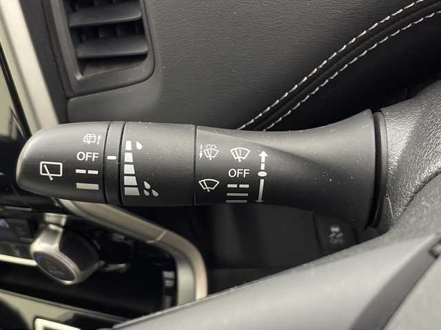 日産 セレナ G 秋田県 2016(平28)年 8.6万km ブリリアントシルバー 4WD/純正SDナビ/フルセグTV/AM/FM/CD/DVD/Bluetooth/両側パワースライドドア/バックカメラ/衝突被害軽減ブレーキ/クルーズコントロール/デジタルインナーミラー/横滑り防止装置/アイドリングストップ/ビルトインETC/LEDヘッドライト/フォグランプ/オートライト/スマートキー/プッシュスタート/電動格納ミラー/純正15インチアルミホイール/純正フロアマット/ドアバイザー/保証書/取扱説明書