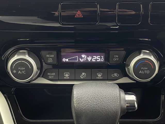 日産 セレナ G 秋田県 2016(平28)年 8.6万km ブリリアントシルバー 4WD/純正SDナビ/フルセグTV/AM/FM/CD/DVD/Bluetooth/両側パワースライドドア/バックカメラ/衝突被害軽減ブレーキ/クルーズコントロール/デジタルインナーミラー/横滑り防止装置/アイドリングストップ/ビルトインETC/LEDヘッドライト/フォグランプ/オートライト/スマートキー/プッシュスタート/電動格納ミラー/純正15インチアルミホイール/純正フロアマット/ドアバイザー/保証書/取扱説明書