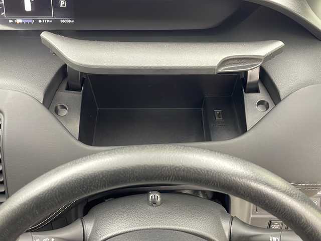 日産 セレナ G 秋田県 2016(平28)年 8.6万km ブリリアントシルバー 4WD/純正SDナビ/フルセグTV/AM/FM/CD/DVD/Bluetooth/両側パワースライドドア/バックカメラ/衝突被害軽減ブレーキ/クルーズコントロール/デジタルインナーミラー/横滑り防止装置/アイドリングストップ/ビルトインETC/LEDヘッドライト/フォグランプ/オートライト/スマートキー/プッシュスタート/電動格納ミラー/純正15インチアルミホイール/純正フロアマット/ドアバイザー/保証書/取扱説明書