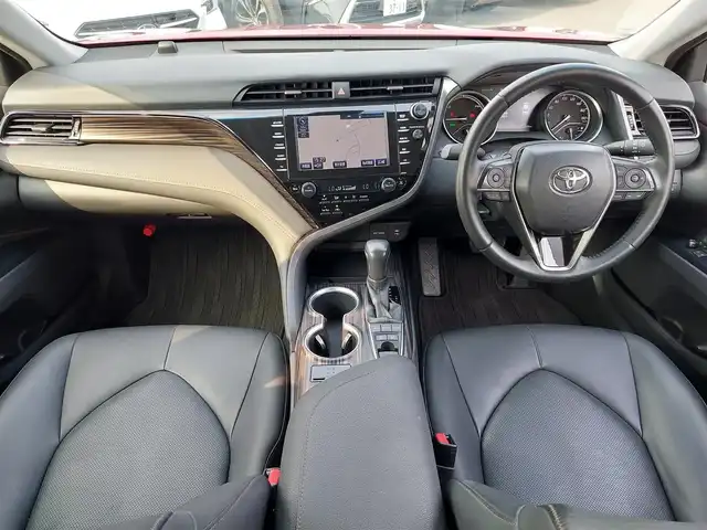トヨタ カムリ G レザーパッケージ 東京都 2017(平29)年 3.7万km エモーショナルレッド ワンオーナー/純正ナビ/【AM/FM/DISC/SD/USB/BT/AUX/TV】/バックカメラ/ETC2.0/パノラマムーンルーフ/ドライブレコーダー/ブラックレザーシート/シートヒーター/パワーシート(D/N席)/コーナーセンサー/クルーズコントロール/BSM/ヘッドアップディスプレイ/純正18インチAW/LEDヘッドライト/フォグランプ/ステアリングスイッチ/純正フロアマット/プッシュスタート/スマートキー/保証書