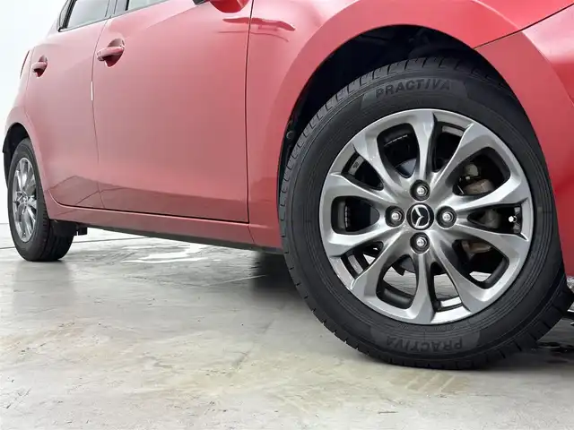 マツダ デミオ 13S ツーリング 福岡県 2017(平29)年 3.8万km ソウルレッドプレミアムメタリック 純正ナビ　/バックカメラ　/衝突軽減システム　/アイドリングストップ　/横滑り防止装置　/シートヒーター　/オートライト　/ＨＵＤ　/ＢＳＭ　/ＬＥＤライト　/純正アルミホイール　/純正フロアマット　/プッシュスタート