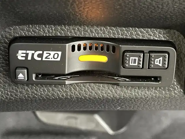 ホンダ ヴェゼル ハイブリッド e:HEV Z 千葉県 2024(令6)年 0.6万km クリスタルブラックパール ホンダセンシング（安全運転支援システム）/・衝突軽減ブレーキ/・誤発進抑制機能/・歩行者事故低減ステアリング/・路外逸脱抑制機能/・アダプティブクルーズコントロール/・車線維持支援システム/・先行車発進お知らせ機能/・標識認識機能/純正9インチナビ/・Bluetooth接続/・フルセグTV/・AppleCarPlay/AndroidAuto/ブラインドスポットモニター/前後コーナーセンサー/スマートキー/ETC2.0/ハーフレザーシート/シートヒーター/パドルシフト