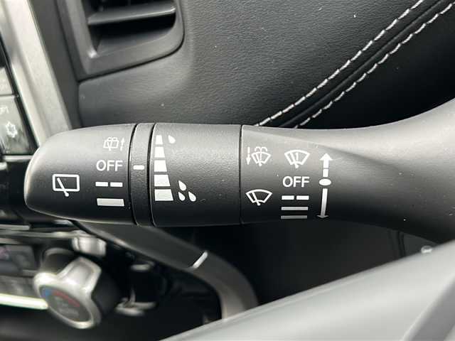日産 セレナ e－パワー ハイウェイスター V 三重県 2018(平30)年 3.4万km ブリリアントホワイトパール 純正9型ナビ /全周囲カメラ /両側パワースライドドア/前席シートヒーター /ビルトインETC /前方ドライブレコーダー /パーキングアシスト /ステアリングヒーター /ステアリングスイッチ/革巻きステアリング/前後コーナーセンサー /USB給電ポート/ウォークスルー/スペアキー /TVキャンセラー /LEDヘッドライト/オートライト/リヤサンシェード/電動格納ミラー/禁煙車