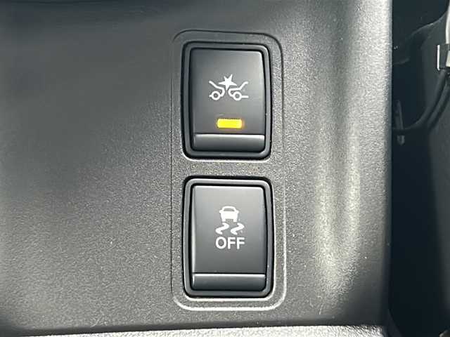 日産 セレナ e－パワー ハイウェイスター V 三重県 2018(平30)年 3.4万km ブリリアントホワイトパール 純正9型ナビ /全周囲カメラ /両側パワースライドドア/前席シートヒーター /ビルトインETC /前方ドライブレコーダー /パーキングアシスト /ステアリングヒーター /ステアリングスイッチ/革巻きステアリング/前後コーナーセンサー /USB給電ポート/ウォークスルー/スペアキー /TVキャンセラー /LEDヘッドライト/オートライト/リヤサンシェード/電動格納ミラー/禁煙車