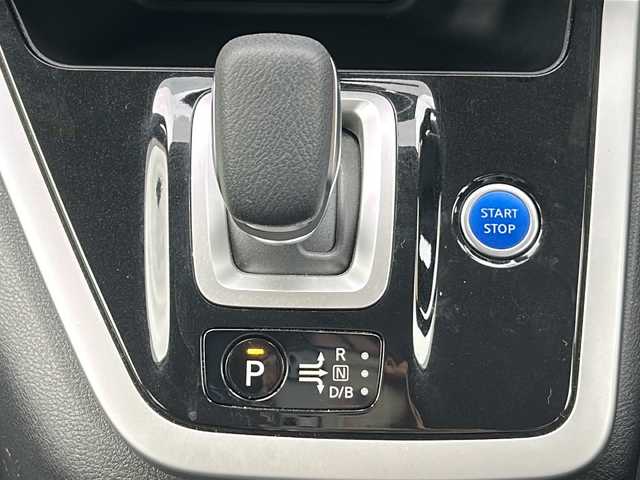 日産 セレナ e－パワー ハイウェイスター V 三重県 2018(平30)年 3.4万km ブリリアントホワイトパール 純正9型ナビ /全周囲カメラ /両側パワースライドドア/前席シートヒーター /ビルトインETC /前方ドライブレコーダー /パーキングアシスト /ステアリングヒーター /ステアリングスイッチ/革巻きステアリング/前後コーナーセンサー /USB給電ポート/ウォークスルー/スペアキー /TVキャンセラー /LEDヘッドライト/オートライト/リヤサンシェード/電動格納ミラー/禁煙車