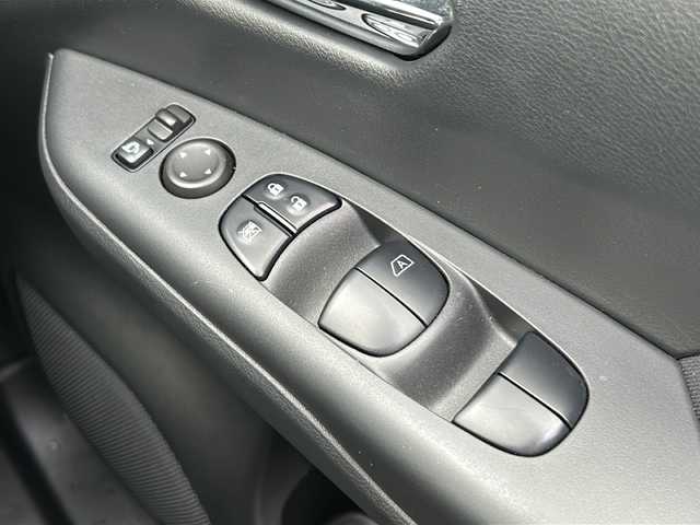 日産 セレナ e－パワー ハイウェイスター V 三重県 2018(平30)年 3.4万km ブリリアントホワイトパール 純正9型ナビ /全周囲カメラ /両側パワースライドドア/前席シートヒーター /ビルトインETC /前方ドライブレコーダー /パーキングアシスト /ステアリングヒーター /ステアリングスイッチ/革巻きステアリング/前後コーナーセンサー /USB給電ポート/ウォークスルー/スペアキー /TVキャンセラー /LEDヘッドライト/オートライト/リヤサンシェード/電動格納ミラー/禁煙車