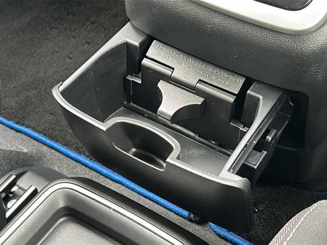 日産 セレナ e－パワー ハイウェイスター V 三重県 2018(平30)年 3.4万km ブリリアントホワイトパール 純正9型ナビ /全周囲カメラ /両側パワースライドドア/前席シートヒーター /ビルトインETC /前方ドライブレコーダー /パーキングアシスト /ステアリングヒーター /ステアリングスイッチ/革巻きステアリング/前後コーナーセンサー /USB給電ポート/ウォークスルー/スペアキー /TVキャンセラー /LEDヘッドライト/オートライト/リヤサンシェード/電動格納ミラー/禁煙車