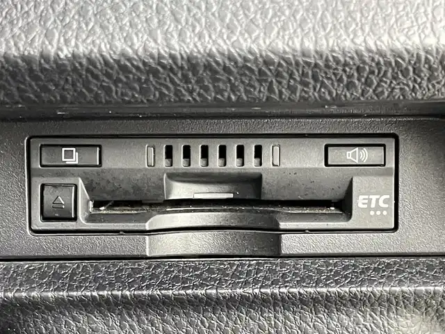 トヨタ ヴォクシー ZS 煌Ⅲ 群馬県 2020(令2)年 6.2万km ホワイトパールクリスタルシャイン 純正９型ナビ　Ｂカメラ　後席１２型モニター　衝突軽減　車線逸脱警報　クルコン　ＡＨＢ　前後コーナーセンサー　ビルトインＥＴＣ２．０　前後ドラレコ　両側パワースライド　ＬＥＤヘッド　純正アルミ　禁煙車