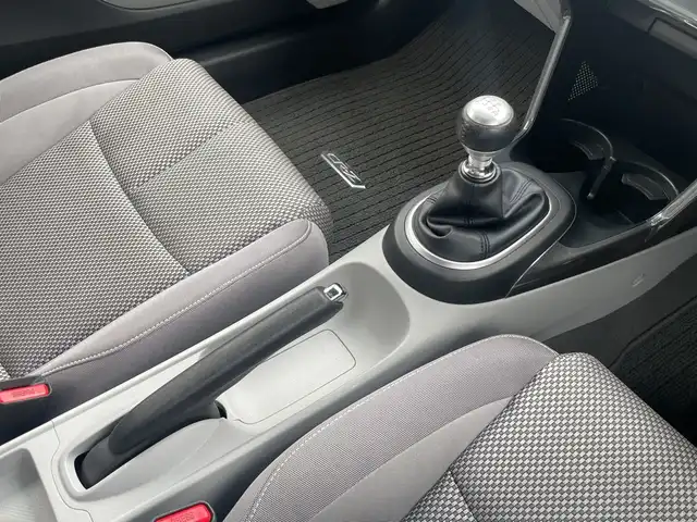 ホンダ ＣＲ－Ｚ α 千葉県 2010(平22)年 5.1万km ホライゾンターコイズパール ６ＭＴ　無限リアスポイラー　１６インチアルミホイール　ナビＡＶＩＣ－ＨＲＺ９００　クルコン　ＥＴＣ　ＴＶ　スマートキー　ＩＭＡ　パワーステアリング パワーウィンドウ 記録簿　保証書　取説