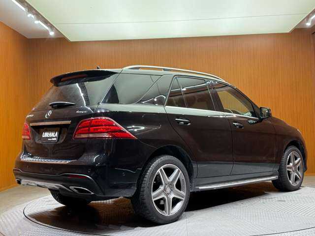 メルセデス・ベンツ ＧＬＥ３５０ｄ 4MATIC スポーツ 千葉県 2016(平28)年 5.6万km オブシディアンブラック パノラマSR/純正ナビ　/360°カメラ　/ACC　/BSM　/黒革　/シートヒーター　/パワーシート　/h/kサウンド　/LEDヘッドライト　/オートライト　/電動リアゲート　/レーンキーピングアシスト　/ETC　/純正20インチAW