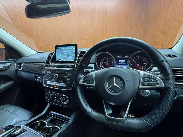 メルセデス・ベンツ ＧＬＥ３５０ｄ 4MATIC スポーツ 千葉県 2016(平28)年 5.6万km オブシディアンブラック パノラマSR/純正ナビ　/360°カメラ　/ACC　/BSM　/黒革　/シートヒーター　/パワーシート　/h/kサウンド　/LEDヘッドライト　/オートライト　/電動リアゲート　/レーンキーピングアシスト　/ETC　/純正20インチAW