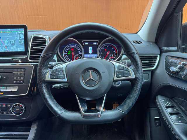 メルセデス・ベンツ ＧＬＥ３５０ｄ 4MATIC スポーツ 千葉県 2016(平28)年 5.6万km オブシディアンブラック パノラマSR/純正ナビ　/360°カメラ　/ACC　/BSM　/黒革　/シートヒーター　/パワーシート　/h/kサウンド　/LEDヘッドライト　/オートライト　/電動リアゲート　/レーンキーピングアシスト　/ETC　/純正20インチAW