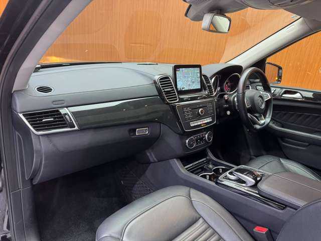 メルセデス・ベンツ ＧＬＥ３５０ｄ 4MATIC スポーツ 千葉県 2016(平28)年 5.6万km オブシディアンブラック パノラマSR/純正ナビ　/360°カメラ　/ACC　/BSM　/黒革　/シートヒーター　/パワーシート　/h/kサウンド　/LEDヘッドライト　/オートライト　/電動リアゲート　/レーンキーピングアシスト　/ETC　/純正20インチAW