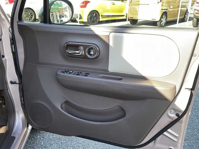 スズキ ラパン ショコラ X 山口県 2014(平26)年 8.9万km シャンパンピンクPM 純正ナビ/SD/BT/AUX/ワンセグTV/バックカメラ/ベージュツートン革シート/純正HIDヘッドライト/オートライト/革巻きステアリング/アイドリングストップ/スマートキー/純正フロアマット/純正ドアバイザー/ETC/電動格納ウインカードアミラー