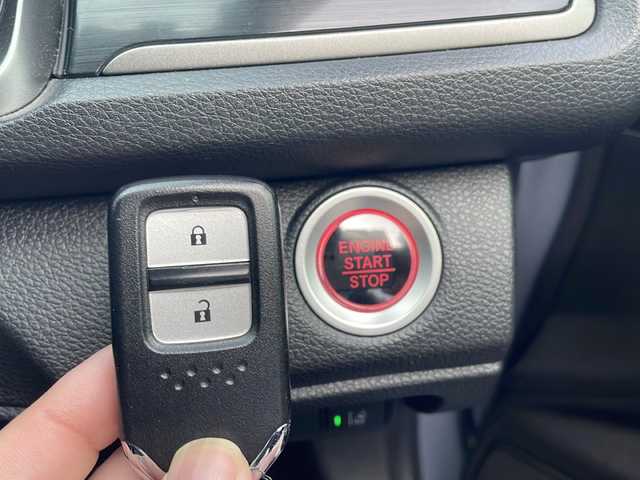 ホンダ シビック ハッチバック 秋田県 2020(令2)年 7.6万km ソニックグレーパール 社外メモリーナビ/　CD/DVD/SD/USB/　フルセグTV/Bluetooth/衝突軽減ブレーキ/追従クルーズコントロール/ハーフレザーシート/ローダウン/バックカメラ/ビルトインETC2.0/シートヒーター/パワーシート/LEDヘッドライト/フォグライト/オートライト/フルエアロ/社外ドライブレコーダー