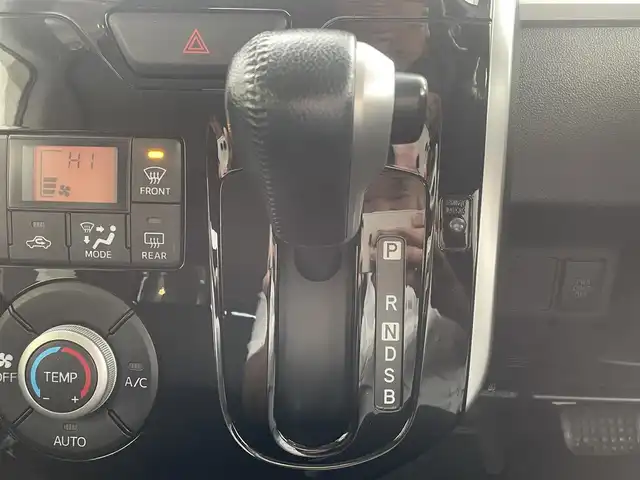 ダイハツ タント カスタム RS SA 秋田県 2014(平26)年 11.3万km ブルーイッシュホワイトパールマイカ (株)IDOMが運営する【じしゃロン秋田店】の自社ローン専用車両になりますこちらは現金またはオートローンご利用時の価格です。自社ローンご希望の方は別途その旨お申付け下さい/スマートアシスト/低速域衝突回避支援ブレーキ機能/誤発進抑制機能/先行車発進お知らせ機能/社外SDナビ【CD/DVD/USB】/フルセグTV/バックカメラ/両側パワースライドドア/前方ドライブレコーダー/LEDヘッドライト