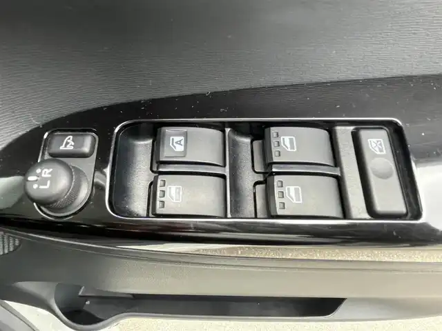 ダイハツ タント カスタム RS SA 秋田県 2014(平26)年 11.3万km ブルーイッシュホワイトパールマイカ (株)IDOMが運営する【じしゃロン秋田店】の自社ローン専用車両になりますこちらは現金またはオートローンご利用時の価格です。自社ローンご希望の方は別途その旨お申付け下さい/スマートアシスト/低速域衝突回避支援ブレーキ機能/誤発進抑制機能/先行車発進お知らせ機能/社外SDナビ【CD/DVD/USB】/フルセグTV/バックカメラ/両側パワースライドドア/前方ドライブレコーダー/LEDヘッドライト