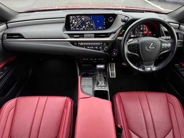 レクサス ＥＳ 300h Fスポーツ 愛媛県 2019(令1)年 7.3万km レッドマイカクリスタルシャイン 純正ナビ/フルセグTV/バックカメラ/サンルーフ/TOMSエアロ/ドラレコ/デジタルインナーミラー/ETC/レクサスセーフティシステム/赤レザーシート/シートヒーター/エアシート/パワーシート/ステアリングヒーター/ステアリングスイッチ/100V充電/パドルシフト/LEDヘッドライト/オートライト/オートハイビーム/前後コーナーセンサー/スマートキー/電動リアゲート