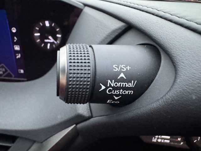 レクサス ＥＳ 300h Fスポーツ 愛媛県 2019(令1)年 7.3万km レッドマイカクリスタルシャイン 純正ナビ/フルセグTV/バックカメラ/サンルーフ/TOMSエアロ/ドラレコ/デジタルインナーミラー/ETC/レクサスセーフティシステム/赤レザーシート/シートヒーター/エアシート/パワーシート/ステアリングヒーター/ステアリングスイッチ/100V充電/パドルシフト/LEDヘッドライト/オートライト/オートハイビーム/前後コーナーセンサー/スマートキー/電動リアゲート