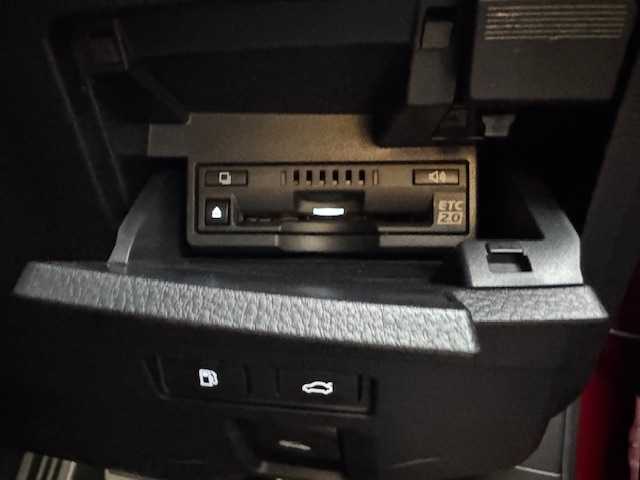 レクサス ＥＳ 300h Fスポーツ 愛媛県 2019(令1)年 7.3万km レッドマイカクリスタルシャイン 純正ナビ/フルセグTV/バックカメラ/サンルーフ/TOMSエアロ/ドラレコ/デジタルインナーミラー/ETC/レクサスセーフティシステム/赤レザーシート/シートヒーター/エアシート/パワーシート/ステアリングヒーター/ステアリングスイッチ/100V充電/パドルシフト/LEDヘッドライト/オートライト/オートハイビーム/前後コーナーセンサー/スマートキー/電動リアゲート