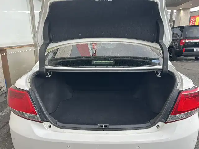 トヨタ アリオン A20 大阪府 2017(平29)年 7.9万km スーパーホワイトⅡ SDナビ フルセグTV CD DVD BT/バックカメラ/衝突被害軽減ブレーキ/レーダークルーズコントロール/レーンアシスト/オートマチックハイビーム/LEDオートヘッドライト/フォグライト/スマートキー 2個/プッシュエンジンスタート/ビルトインETC/ドラレコ/アルミホイール/コーナーセンサー/革巻きステアリング/ステアリングリモコン/保証書 取説/禁煙車