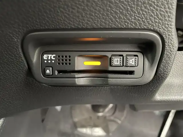 ホンダ ヴェゼル ハイブリッド Z ホンダセンシング 大分県 2020(令2)年 1.9万km ルーセブラックM 純正SDナビ/（フルセグ/Bluetooth/CD/DVD)/ホンダセンシング/レーダークルーズコントロール/オートハイビーム/車線逸脱抑制機能/ビルトインETC/ハーフレザーシート/前席シートヒーター/バックカメラ/オートライト/ステアリングスイッチ/純正アルミホイール/プッシュスタート・スマートキー