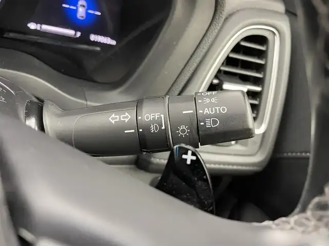 ホンダ ヴェゼル ハイブリッド Z ホンダセンシング 大分県 2020(令2)年 1.9万km ルーセブラックM 純正SDナビ/（フルセグ/Bluetooth/CD/DVD)/ホンダセンシング/レーダークルーズコントロール/オートハイビーム/車線逸脱抑制機能/ビルトインETC/ハーフレザーシート/前席シートヒーター/バックカメラ/オートライト/ステアリングスイッチ/純正アルミホイール/プッシュスタート・スマートキー