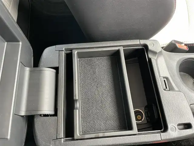 マツダ アクセラ スポーツ XD Lパッケージ 千葉県 2017(平29)年 2.7万km ソウルレッドプレミアムメタリック 安全機能/・衝突軽減ブレーキ/レーンキープアシスト/・レーダークルーズコントロール/誤発進誤後進抑制/・コーナーセンサー(後)/ブラインドスポットモニター/メーカー純正7インチディスプレイ/・BT/USB/AUX/バックカメラ/ステアリングスイッチ/パドルシフト/ETC/レザーシート(白)/パワーシート(D席)/シートヒーター(D/N席)/ステアリングヒーター/LEDヘッドライト/オートライト/アダプティブヘッドライト/フォグライト/スマートキー/プッシュスタート/純正フロアマット/純正18インチAW