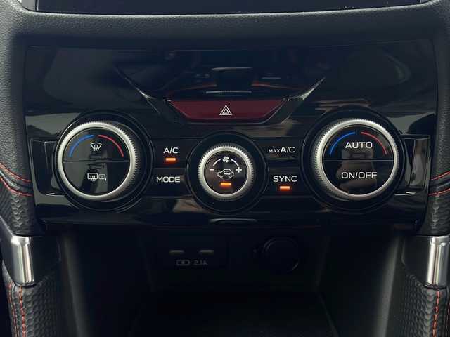 スバル フォレスター X－ブレイク 秋田県 2018(平30)年 6万km クリスタルホワイトP 4WD/アイサイトVer3/純正ナビ　/　　CD/DVD/Bluetooth/フルセグ/バックカメラ　/パワーバックドア　/レーダークルーズコントロール　/LEDオートライト　/ハーフレザーシート　/パワーシート　/シートヒーター　/純正１７インチアルミホイール/ルーフレール/前後ドライブレコーダー/デジタルインナーミラー/ステアリングヒーター/パドルシフト/スマートキー/ビルトインETC