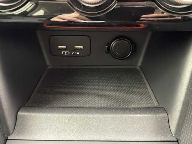 スバル フォレスター X－ブレイク 秋田県 2018(平30)年 6万km クリスタルホワイトP 4WD/アイサイトVer3/純正ナビ　/　　CD/DVD/Bluetooth/フルセグ/バックカメラ　/パワーバックドア　/レーダークルーズコントロール　/LEDオートライト　/ハーフレザーシート　/パワーシート　/シートヒーター　/純正１７インチアルミホイール/ルーフレール/前後ドライブレコーダー/デジタルインナーミラー/ステアリングヒーター/パドルシフト/スマートキー/ビルトインETC