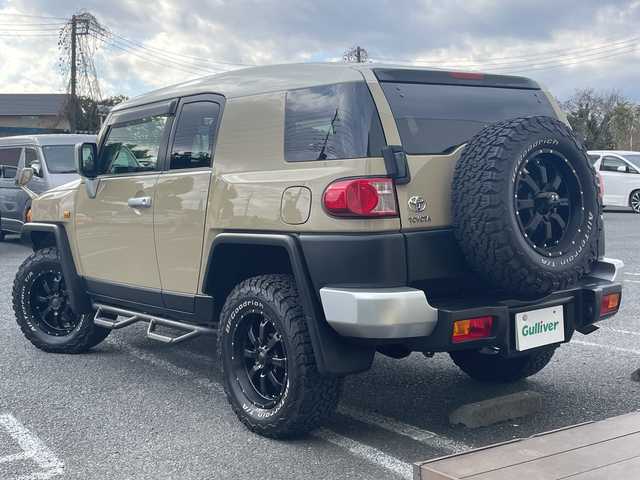 トヨタ ＦＪクルーザー オフロードパッケージ 千葉県 2012(平24)年 5.7万km ベージュ/ホワイト １オーナー　ナビＮＨＺＤ－Ｗ６２Ｇ　バックカメラ　クルコン　ＥＴＣ　ＵＳＢ　Ｔ／Ａタイヤ　ホワイトレター　ビルシュタインサス　アンダーガード　外バンパー　外サイドステップ　外ＬＥＤ灯　ＨＩＤ　フォグ