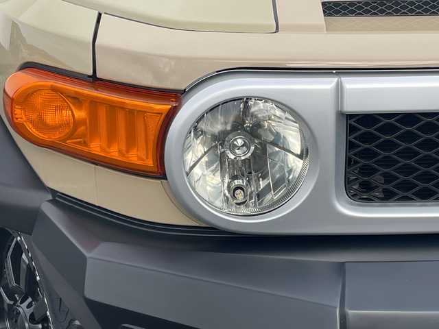 トヨタ ＦＪクルーザー オフロードパッケージ 千葉県 2012(平24)年 5.7万km ベージュ/ホワイト １オーナー　ナビＮＨＺＤ－Ｗ６２Ｇ　バックカメラ　クルコン　ＥＴＣ　ＵＳＢ　Ｔ／Ａタイヤ　ホワイトレター　ビルシュタインサス　アンダーガード　外バンパー　外サイドステップ　外ＬＥＤ灯　ＨＩＤ　フォグ