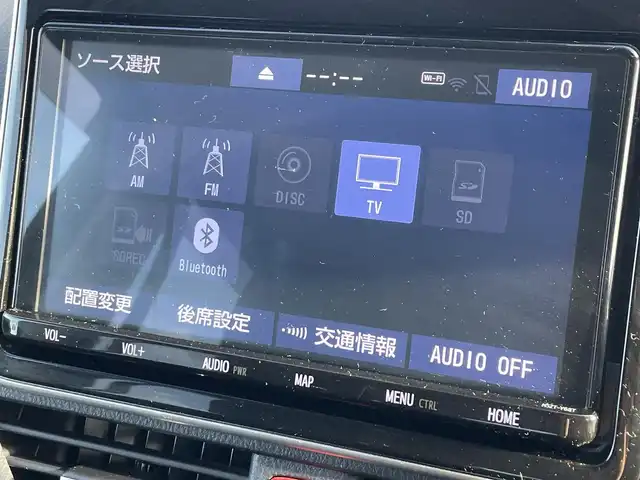 トヨタ ヴォクシー X 滋賀県 2018(平30)年 4.6万km ブラック 純正9インチナビ/・AM/FM/・CD/DVD/SD/・Bluetooth/・フルセグTV/フリップダウンモニター/バックカメラ/ステアリングスイッチ/USB充電/ビルトインETC2.0/クルーズコントロール/プリクラッシュセーフティ/レーンディパーチャーアラート/オートハイビーム/先行車発進告知/前後コーナーセンサー/リアロールサンシェード/オートマチックヘッドライト/オートリトラミラー/シートリフター/ドアバイザー