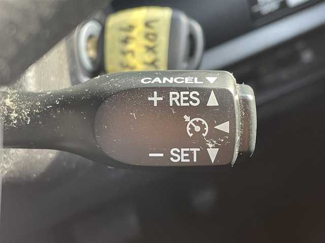 トヨタ ヴォクシー X 滋賀県 2018(平30)年 4.6万km ブラック 純正9インチナビ/・AM/FM/・CD/DVD/SD/・Bluetooth/・フルセグTV/フリップダウンモニター/バックカメラ/ステアリングスイッチ/USB充電/ビルトインETC2.0/クルーズコントロール/プリクラッシュセーフティ/レーンディパーチャーアラート/オートハイビーム/先行車発進告知/前後コーナーセンサー/リアロールサンシェード/オートマチックヘッドライト/オートリトラミラー/シートリフター/ドアバイザー