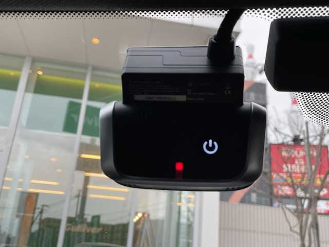 ＢＭＷ ５２３ｄ xDrive Mスピリット 道央・札幌 2020(令2)年 5.5万km アルピンホワイトⅢ ・4WD/・純正HDDナビ/・フルセグTV/USB/HDD/AppleCarPlay/・Bluetooth接続/・全方位カメラ/・アダプティブクルーズコントロール/・衝突被害軽減ブレーキ/・ブラインドスポットモニター/・レーンキープアシスト/・アダプティブLEDヘッドライト/・オートマチックハイビーム/・ヘッドアップディスプレイ/・レザーシート/・パワーシート/・シートポジションメモリー/・全席シートヒーター/・電動トランク/・ステアリングスイッチ/・前後ドライブレコーダー/・ルームミラー内蔵型ETC/・MTモード付AT/・電動パーキング/・スマートキー/スペアキー