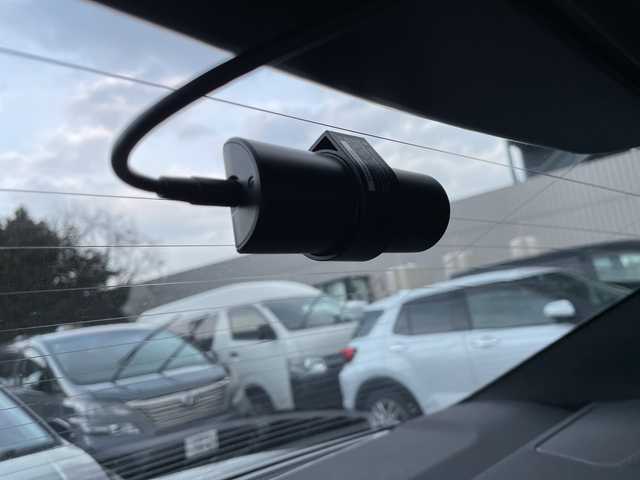 ＢＭＷ ５２３ｄ xDrive Mスピリット 道央・札幌 2020(令2)年 5.5万km アルピンホワイトⅢ ・4WD/・純正HDDナビ/・フルセグTV/USB/HDD/AppleCarPlay/・Bluetooth接続/・全方位カメラ/・アダプティブクルーズコントロール/・衝突被害軽減ブレーキ/・ブラインドスポットモニター/・レーンキープアシスト/・アダプティブLEDヘッドライト/・オートマチックハイビーム/・ヘッドアップディスプレイ/・レザーシート/・パワーシート/・シートポジションメモリー/・全席シートヒーター/・電動トランク/・ステアリングスイッチ/・前後ドライブレコーダー/・ルームミラー内蔵型ETC/・MTモード付AT/・電動パーキング/・スマートキー/スペアキー