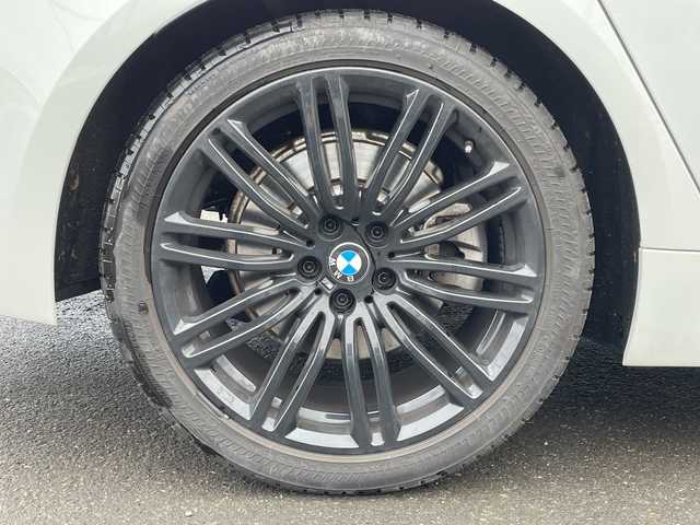 ＢＭＷ ５２３ｄ xDrive Mスピリット 道央・札幌 2020(令2)年 5.5万km アルピンホワイトⅢ ・4WD/・純正HDDナビ/・フルセグTV/USB/HDD/AppleCarPlay/・Bluetooth接続/・全方位カメラ/・アダプティブクルーズコントロール/・衝突被害軽減ブレーキ/・ブラインドスポットモニター/・レーンキープアシスト/・アダプティブLEDヘッドライト/・オートマチックハイビーム/・ヘッドアップディスプレイ/・レザーシート/・パワーシート/・シートポジションメモリー/・全席シートヒーター/・電動トランク/・ステアリングスイッチ/・前後ドライブレコーダー/・ルームミラー内蔵型ETC/・MTモード付AT/・電動パーキング/・スマートキー/スペアキー