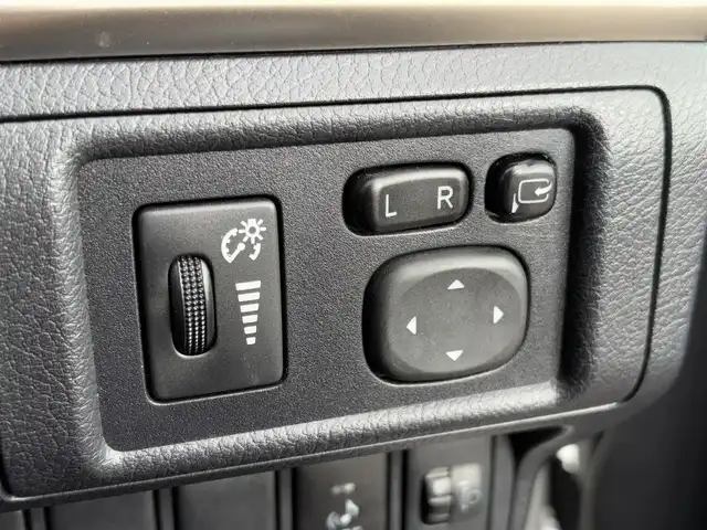 レクサス ＣＴ 200h バージョンC 大分県 2015(平27)年 6.9万km ソニッククォーツ ・純正ナビ(CD/DVD/BT/USB/SD/AUX)/・バックモニター/・フルセグテレビ/・ドライブレコーダー/・ETC/・レーダークルーズコントロール/・コーナーセンサー/・パワーシート/・シートヒーター/・パドルシフト/・スマートキー/・プッシュスタート