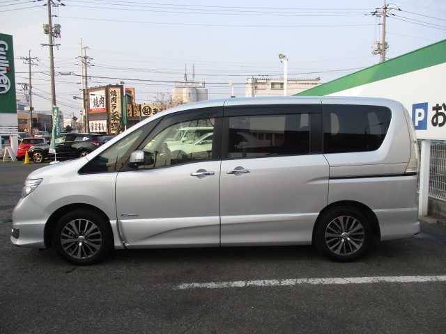 日産 セレナ