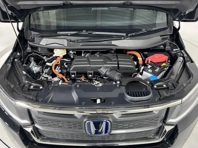ホンダ ステップワゴン スパーダ eHEV 佐賀県 2025(令7)年 0.1万km未満 クリスタルブラックパール 純正11.4インチナビHonda CONNECTナビ/LXM-247VFLi/(フルセグTV.CD.DVD.Bluetooth）/登録済み未使用車/衝突被害軽減システム/バックカメラ/ブラインドスポットモニター/レーダークルーズコントロール/レーンアシスト/オートマチックハイビーム/オートライト/カーテンエアバッグ/両側パワースライドドア/パワーバックドア/運転席・助手席シートヒーター/ハーフレザーシート/ダブルエアコン/LEDヘッドライト/フォグライト/純正16インチアルミホイール/パドルシフト