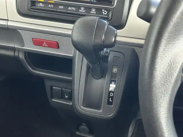 スズキ スペーシア HYBRID X 静岡県 2019(令1)年 6.8万km ブリスクブルーM パナソニックSDナビ/(CN-RE05WD)/(フルセグTV/Bluetooth/CD/DVD/SD)/コーナーセンサー(後のみ)/ABS/横滑り防止装置/オートライト/ビルトインETC/運転席側シートヒーター/両側パワースライドドア/エンジンプッシュスタート/スマートキー/スペアキー1本