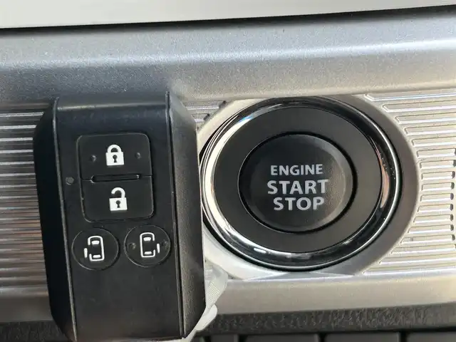 スズキ スペーシア HYBRID X 静岡県 2019(令1)年 6.8万km ブリスクブルーM パナソニックSDナビ/(CN-RE05WD)/(フルセグTV/Bluetooth/CD/DVD/SD)/コーナーセンサー(後のみ)/ABS/横滑り防止装置/オートライト/ビルトインETC/運転席側シートヒーター/両側パワースライドドア/エンジンプッシュスタート/スマートキー/スペアキー1本