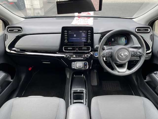トヨタ アクア G 大分県 2022(令4)年 2.6万km クリアベージュメタリック 純正オーディオ/【Bluetooth/AMFMラジオ/Apple car Play】/外部端子接続：USB/バックカメラ/ETC/Toyota Safety Sense /・プリクラッシュセーフティ/・レーントレーシングアシスト/・レーダークルーズコントロール/・オートマチックハイビーム/・ロードサインアシスト/DN席シートヒーター/ステアリングヒーター/スマートキー2本/プッシュスタート/ヘッドライトリベライザー/AC100V/シガーソケット/電動格納ミラー/ウィンカーミラー/取扱説明書