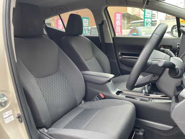 トヨタ アクア G 大分県 2022(令4)年 2.6万km クリアベージュメタリック 純正オーディオ/【Bluetooth/AMFMラジオ/Apple car Play】/外部端子接続：USB/バックカメラ/ETC/Toyota Safety Sense /・プリクラッシュセーフティ/・レーントレーシングアシスト/・レーダークルーズコントロール/・オートマチックハイビーム/・ロードサインアシスト/DN席シートヒーター/ステアリングヒーター/スマートキー2本/プッシュスタート/ヘッドライトリベライザー/AC100V/シガーソケット/電動格納ミラー/ウィンカーミラー/取扱説明書