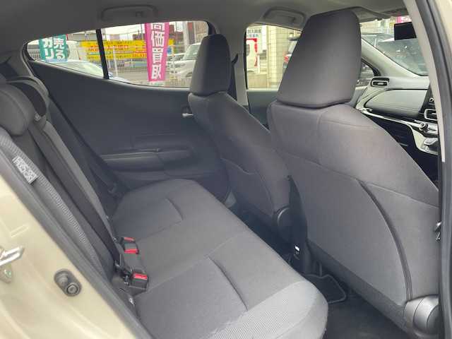 トヨタ アクア G 大分県 2022(令4)年 2.6万km クリアベージュメタリック 純正オーディオ/【Bluetooth/AMFMラジオ/Apple car Play】/外部端子接続：USB/バックカメラ/ETC/Toyota Safety Sense /・プリクラッシュセーフティ/・レーントレーシングアシスト/・レーダークルーズコントロール/・オートマチックハイビーム/・ロードサインアシスト/DN席シートヒーター/ステアリングヒーター/スマートキー2本/プッシュスタート/ヘッドライトリベライザー/AC100V/シガーソケット/電動格納ミラー/ウィンカーミラー/取扱説明書