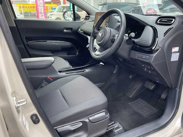 トヨタ アクア G 大分県 2022(令4)年 2.6万km クリアベージュメタリック 純正オーディオ/【Bluetooth/AMFMラジオ/Apple car Play】/外部端子接続：USB/バックカメラ/ETC/Toyota Safety Sense /・プリクラッシュセーフティ/・レーントレーシングアシスト/・レーダークルーズコントロール/・オートマチックハイビーム/・ロードサインアシスト/DN席シートヒーター/ステアリングヒーター/スマートキー2本/プッシュスタート/ヘッドライトリベライザー/AC100V/シガーソケット/電動格納ミラー/ウィンカーミラー/取扱説明書