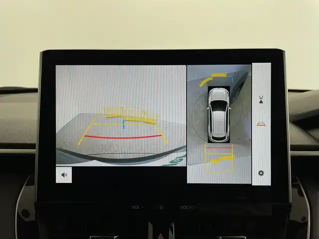 トヨタ カローラ クロス ハイブリッド Z 鹿児島県 2024(令6)年 1.3万km セメントグレーメタリック 純正10.5インチオーディオディスプレイ（ナビ機能あり）/全方位カメラ/トヨタセーフティセンス/・プリクラッシュセーフティー/・レーントレーシングアシスト/・レーンディパーチャーアラート/・レーダークルーズコントロール/・発進遅れ告知機能/・オートマチックハイビーム/ブラインドスポットモニター/前後コーナーセンサー/パノラマルーフ/パワーシート/シートヒーター/純正ビルトインETC2.0/純正18インチアルミホイール/純正フロアマット/LEDヘッドライト/フォグランプ/Bluetooth、CD/フルセグTV